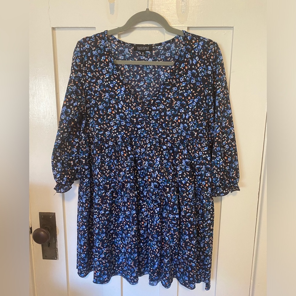 Like New! Short tiered floral dress